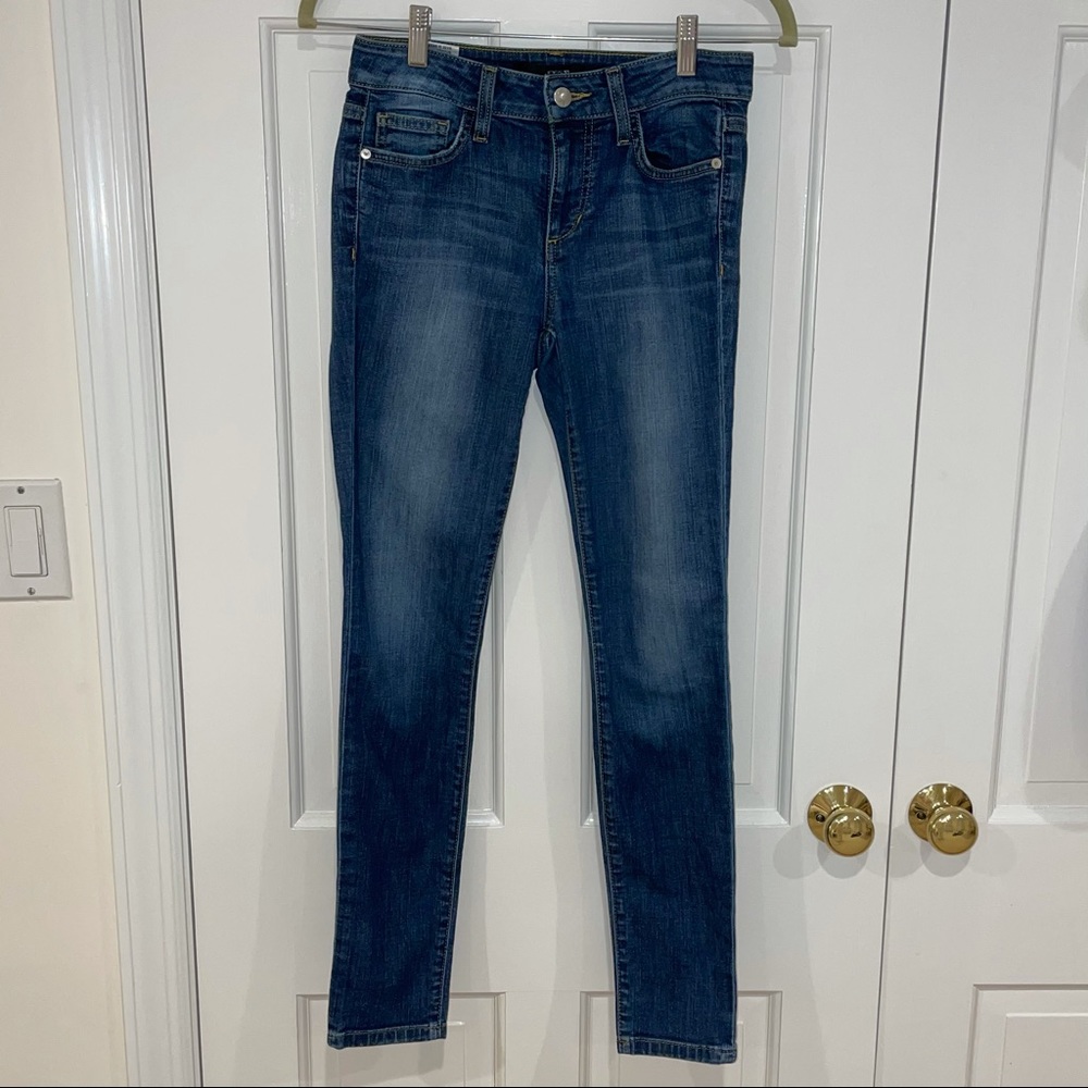 Joe’s Jeans Olivia medium wash skinny jeans 24